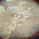 卵と豆腐の味噌汁